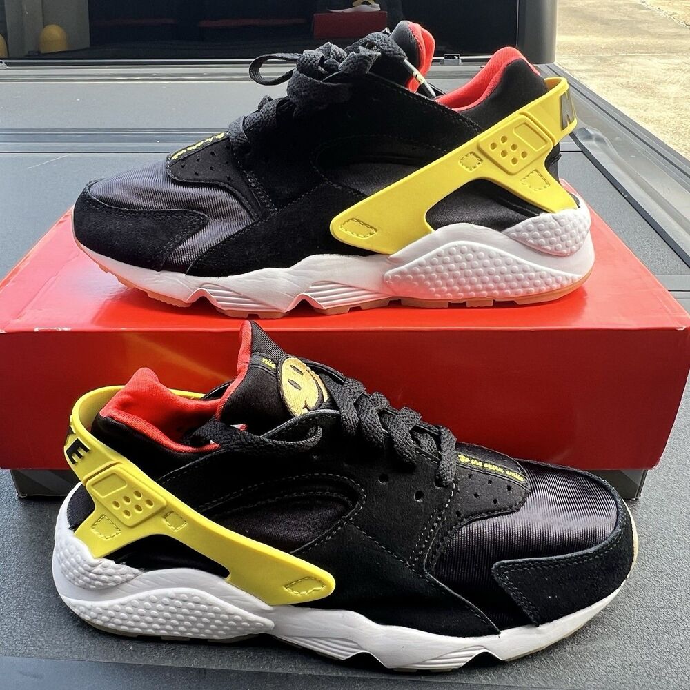 Nike Air Huarache Run Go The Extra Smile Black Yellow DO5873-001 Womens Size 6